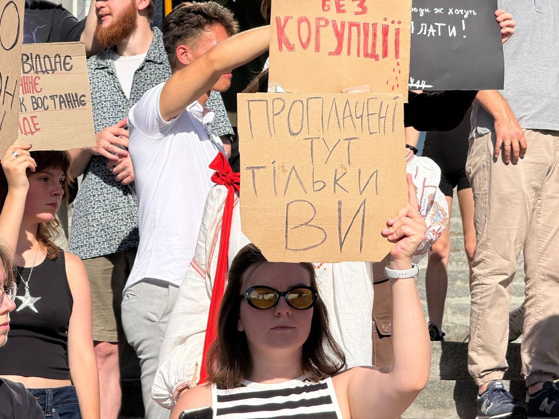 “Проплачені студенти”, політична джинса і репортажі: як найпопулярніші онлайн-медіа Тернопільщини писали про законопроєкт 12414
